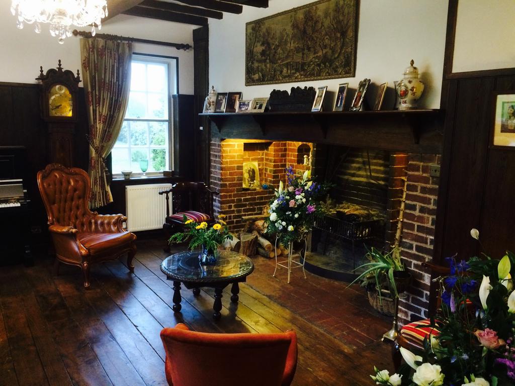 Holmbush House Pension Hellingly Buitenkant foto